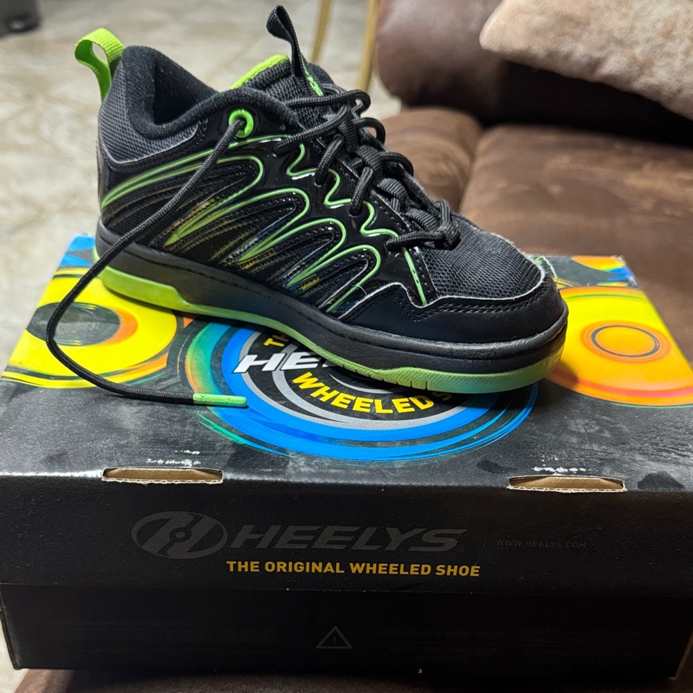 Heelys Kids Black and Neon Green Sneakers